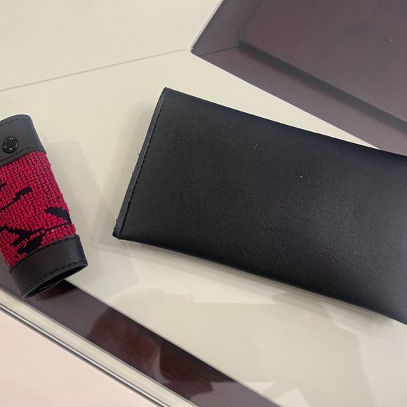 Designer Wallet and Key Holder! - Picture 9 of 10